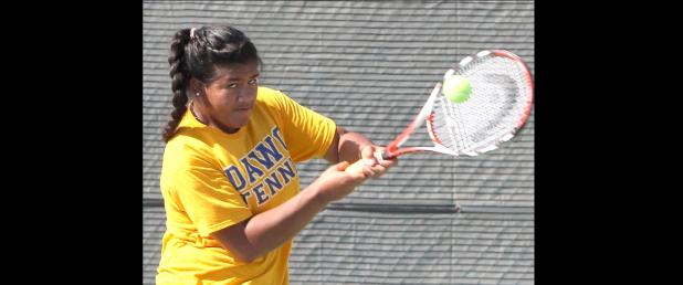 CCLP/TJ MAXWELL - Cove’s Abby Mackwelung hits a backhand during a match against Lampasas. Mackwelung and sister, Zonya, went undefeated in their six singles and doubles matches on Saturday.