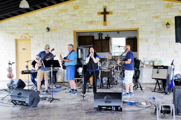 CCLP/LYNETTE SOWELL West Bound warms up on Saturday at the annual Spring-a-ding-fling spring rest at Still Waters in Kempner.