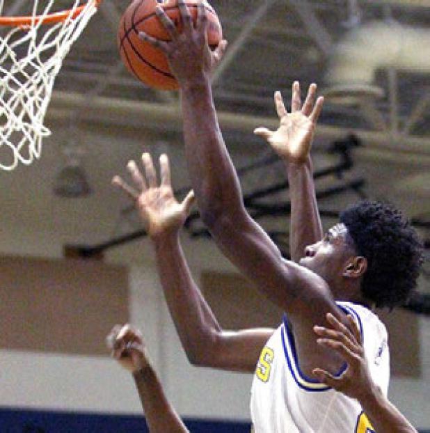 Cove senior Rashard Odomes scored 40 points in an 82-65 loss to Elliosn on Friday. odomes has 71 points and 26 rebounds in the last two games.