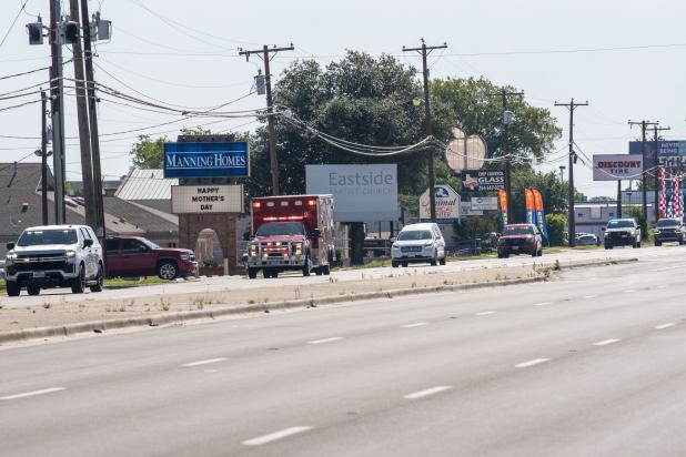 A procession brings Cpt.Marvin Taylor III of the Killeen Fire Department back to Copperas Cove on Tuesday morning.