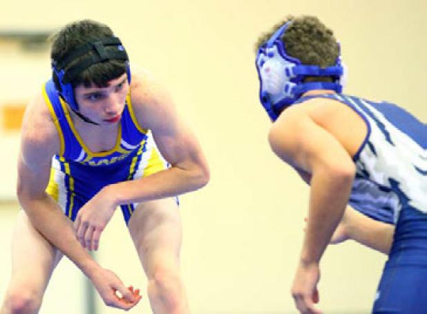Copperas Cove’s Lane Teeter competes against Shoemaker’s Angel Rodriquez last Monday in Cove. Teeter went 3-0 during the Ellison Dual Tournament on Saturday.
