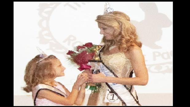 Junior Miss Winner Kaylie Nicole Pietras shows excitement as her mom, Brandi Foster, wins Ms. Rabbit Fest!