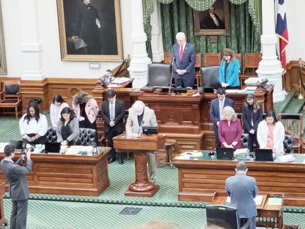 Rev. Rob Endter of Copperas Cove opens Wednesday morning's Texas Senate session with a word of prayer.